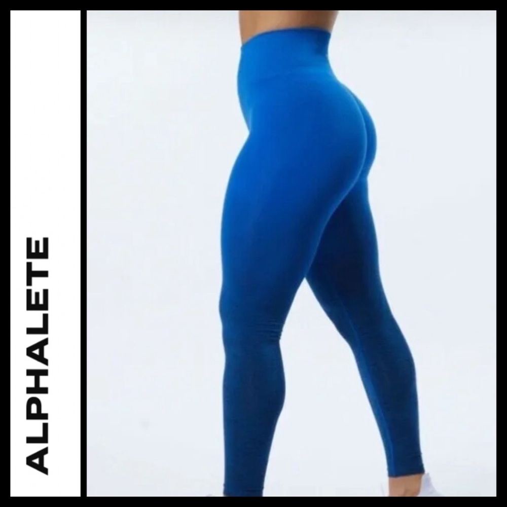 NWOT Alphalete Amplify Legging in Moonlight